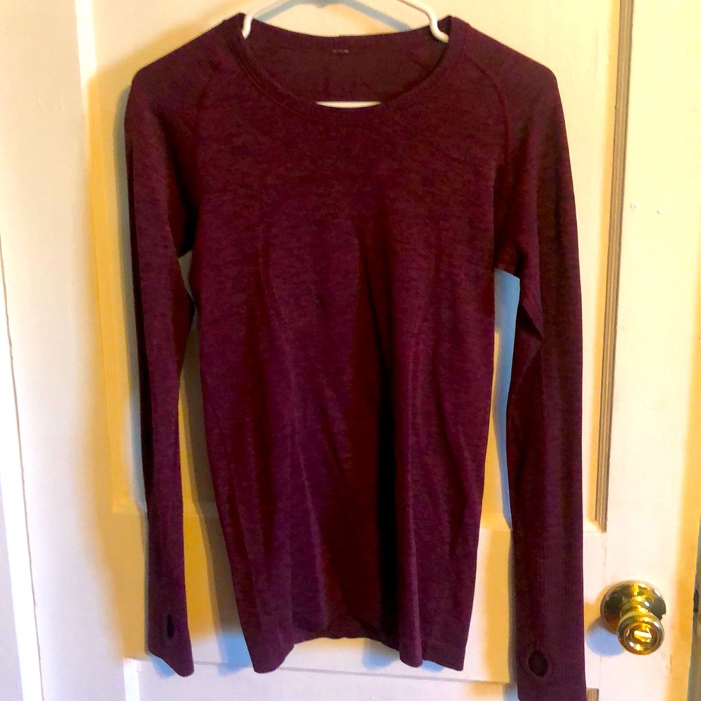 LULULEMON swiftly tech long sleeve shirt size 4 maroon heather color